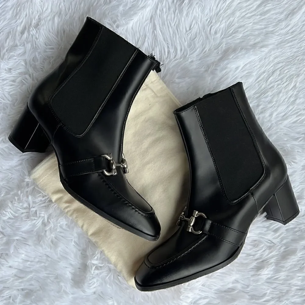 Renatta Jop Leather Ankle Boots with bit hardware size 7